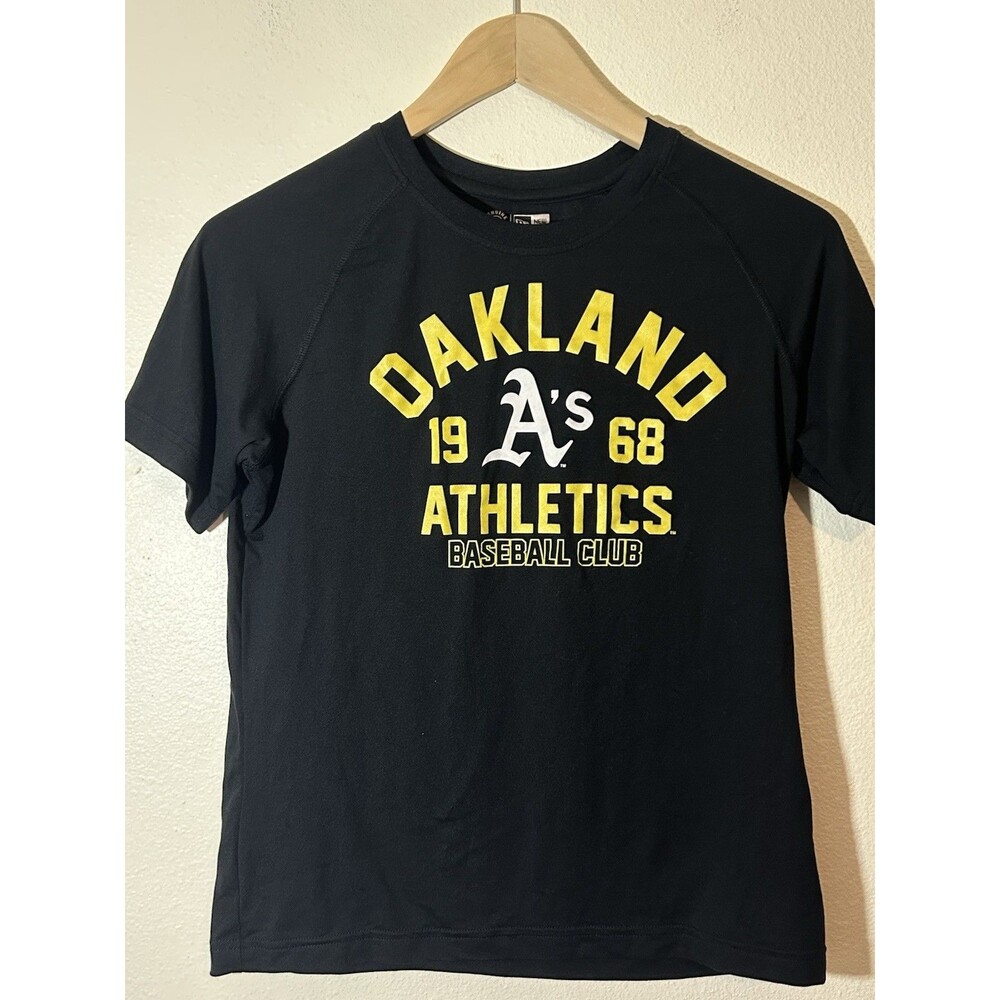 New Era Kids Oakland A's T Shirt - very soft - Size Medium